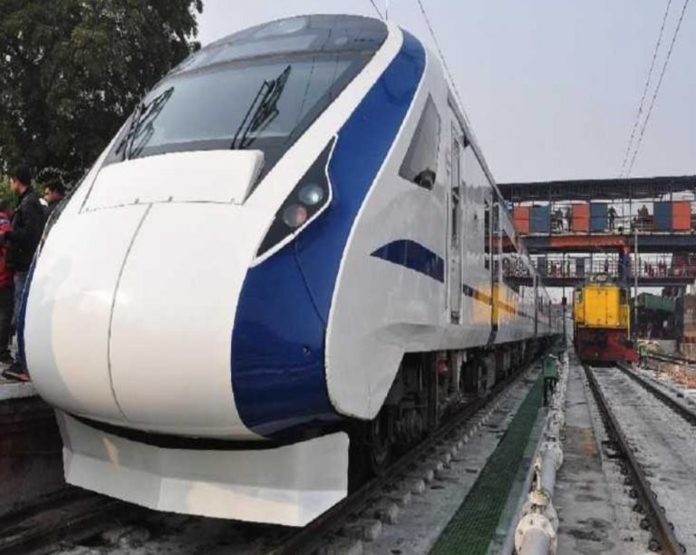 रेलवे ने बुंदेलखंड-महाकौशल को दी नई सौगात, विश्व प्रसिद्ध पर्यटन स्थल तक शुरु की गई सीधी ट्रेन