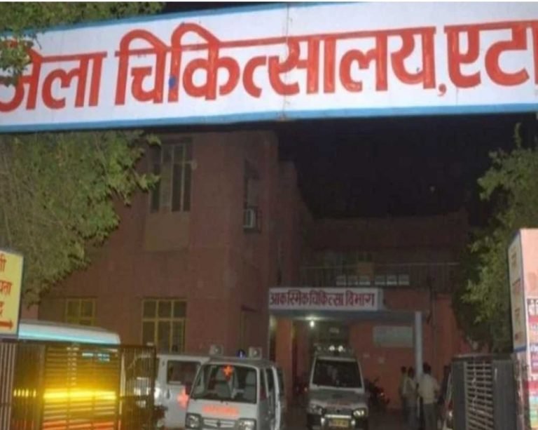 दुष्कर्म पीड़िता नाबालिग बेटी को कंधे पर लेकर भटकता रहा पिता, अस्पताल में न हुआ इलाज और न ही मिला स्ट्रेचर