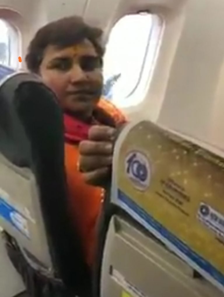 देखें दूसरे की सीट लेने वाली सांसद को कैसे सुननी पड़ी खरी-खोटी