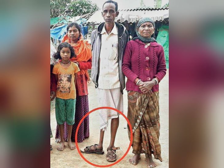 Chhattisgarh News In Hindi : Fought a boycott from the village and also won the election, under pressure from the bullies, the hookah water was closed | गांव से बहिष्कार झेलकर भी लड़ा चुनाव और जीता, दबंगों के दवाब में किया था हुक्का पानी बंद