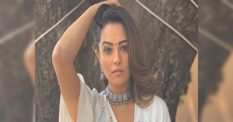 anita hassanandani white dress look: वाइट कॉटन आउटफिट में कमाल लग रहीं अनिता हसनंदानी – anita hassanandani looks gorgeous in white cotton outfit and choker necklace