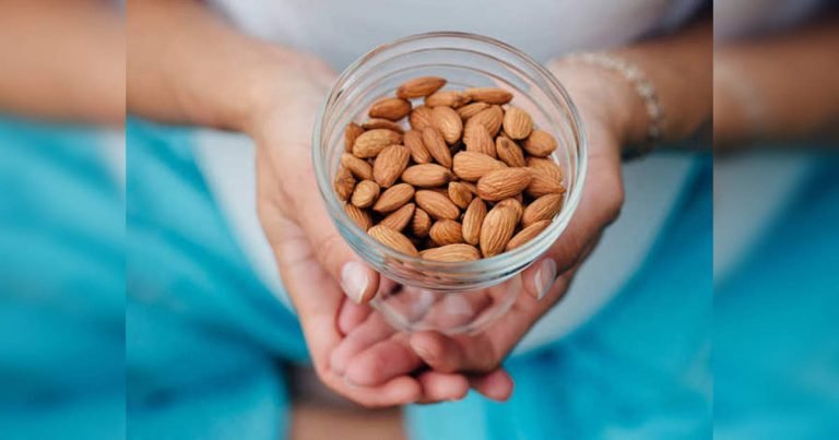 Bhige badam khane ke fayde: अक्ल भिगोकर बादाम खाने से आती है