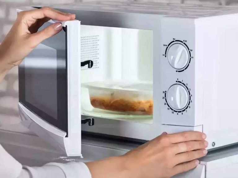 basi khane ke nuksaan: भूल से भी न खाएं बचा हुआ बासी खाना, हैं इतने सारे नुकसान – reasons and harmful side effects of eating leftover food