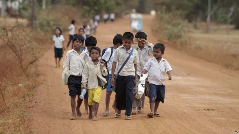 Level of education falling continuously in Pakistan, students of 5th grade could not read this language | पाकिस्तान में लगातार गिर रहा शिक्षा का स्तर, 5वीं कक्षा के करीब आधे छात्र नही पढ़ पाए ये भाषा