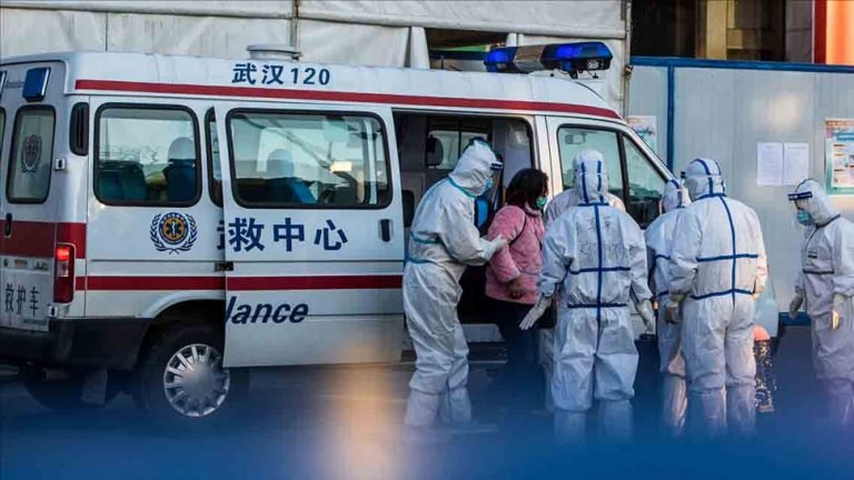 Corona virus: 25633 medical personnel sent to Hubei | कोरोना वायरस से लड़ने के लिए हुबेई भेजे गए 25 हजार से ज्यादा मेडिकलकर्मी