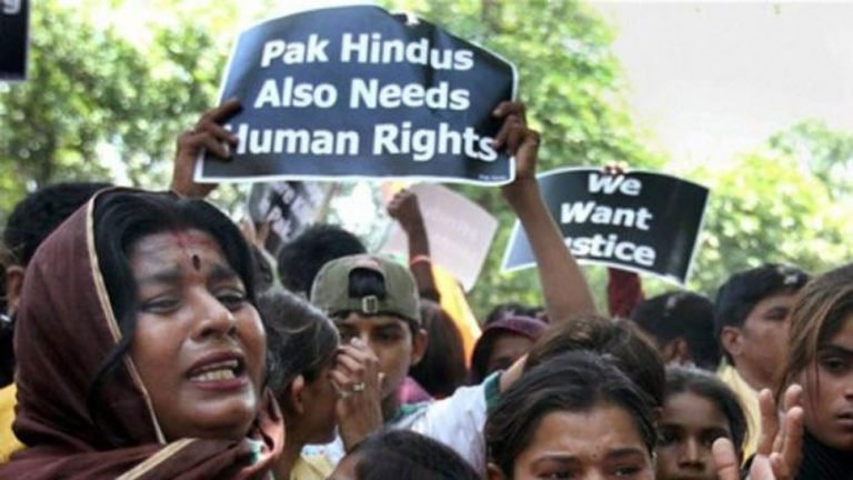 Refugees said, kidnapping, rape and forced marriage in Pakistan | PAK से आए हिंदू-सिखों की कहानी सुनकर कांप उठेगी रूह, शरणार्थी बोले- इज्जत बचाने भारत आए हैं