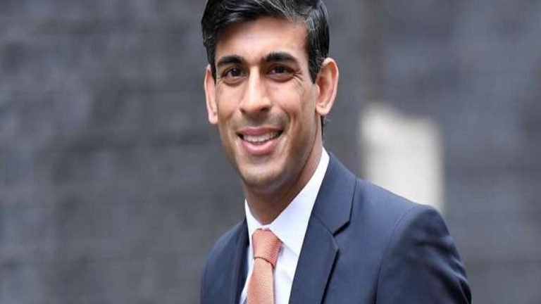 indian origin ministers in british parliament rishi sunak priti patel alok sharma | ब्रिटेन में भारतीय मूल के वित्त मंंत्री ने ली गीता की शपथ, कहा- हिंदू होने का है गर्व