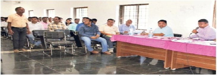 Chhattisgarh News In Hindi : Sukma News – chhattisgarh news 4 instructions of the collector to suspend the teacher | 4 शिक्षक को िनलंबित करने कलेक्टर के निर्देश