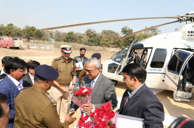 नमस्ते ओरछा: पर्यटन नगरी ओरछा पहुंचे मुख्य सचिव एस.आर.मोहंती, महोत्सव की तैयारियों का लिया जायजा…