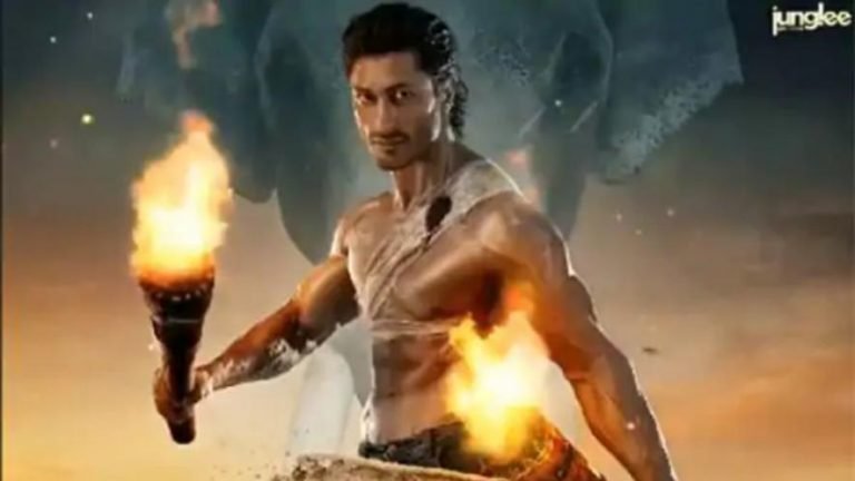Vidyut Jamval Upcoming 29th March Film Releasing Junglee Motion Poster Released On Social Media Twitter | Junglee: फिल्म का मोशन पोस्टर हुआ रिलीज, मशाल लिए नजर आए विद्युत जामवाल