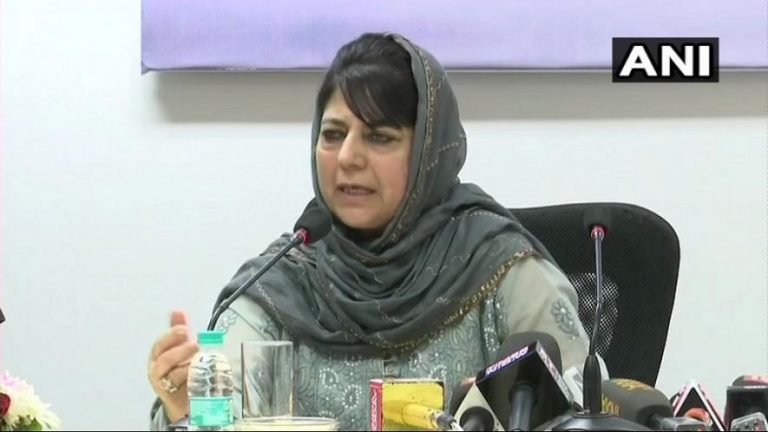 Pdp Chief Mehbooba Mufti Says There Is No Alliance In Congress Will Fight On 6 Loksabha Seats Tk | कांग्रेस के साथ कोई गठबंधन नहीं, जम्मू-कश्मीर की सभी 6 सीटों पर लड़ेगी PDP: महबूबा