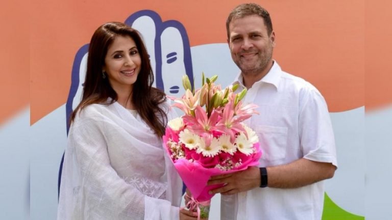 Urmila Matondkar Gets Ticket For Loksabha Elections 2019 To Contest From North Mumbai Tk | मुंबई नॉर्थ से उर्मिला को मिला टिकट, बीजेपी के इस नेता से होगी टक्कर