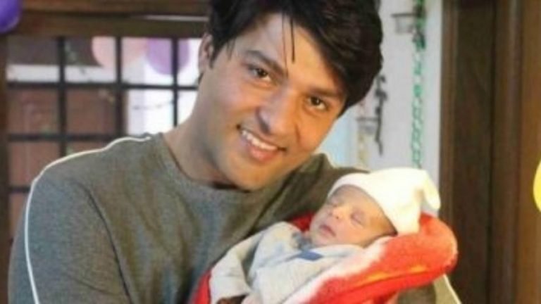 Diya Aur Baati Hum Fame Tv Actor Anas Rashid Turned Father To A Baby Girl Shares First Photo Of Her Daughter | दीया और बाती हम के सूरज उर्फ अनस राशिद ने शेयर की अपनी बच्ची की पहली तस्वीर