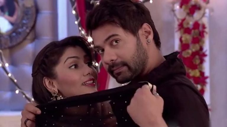 Kumkum Bhagya 20 Year Leap Leena Jumaniand Shikha Singh Decided To Quit The Show | पूरब के बाद ‘Kumkum Bhagya’ के इन पॉपुलर एक्टर्स ने भी छोड़ा शो