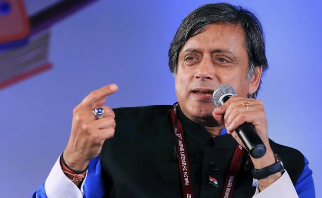 Shashi Tharoor Backs Union Minister Hardeep Singh Puri Tweet On Thiruvananthapuram Airport issue – तिरुवनंतपुरम एयरपोर्ट मामले में केंद्रीय मंत्री को मिला कांग्रेस सांसद का साथ, कहा- केरल सरकार…