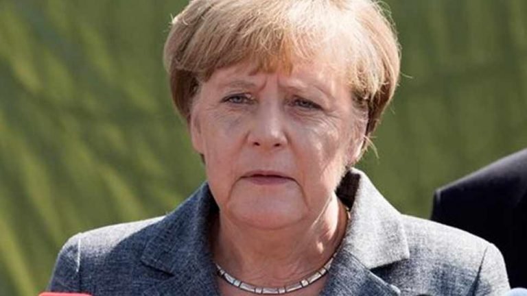 यूरोप में शरणार्थियों को घुसने पर एंजेला मर्केल नाराज, तुर्की ने खड़े किए हाथ