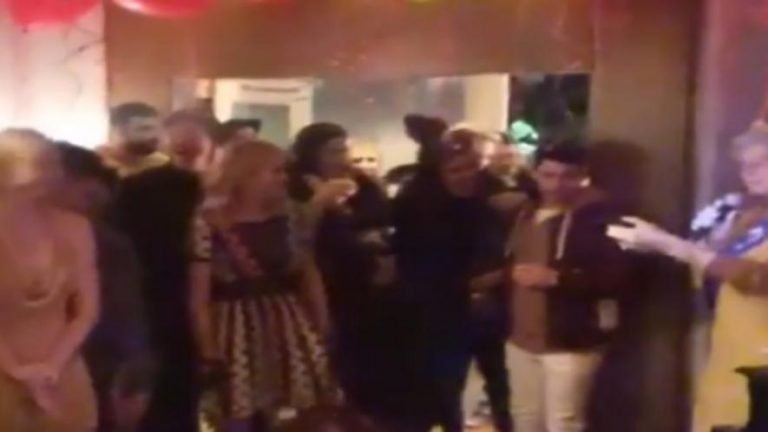 Priyanka Chopra Enjoyed In Sophie Turner Birthday Party Watch Video | Video: प्रियंका चोपड़ा ने जेठानी सोफी टर्नर के जन्मदिन पार्टी में मचाया धमाल, देखिए वीडियो
