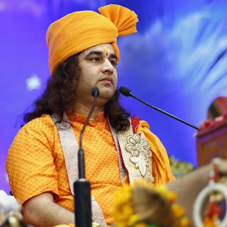 भागवत कथावाचक देवकीनन्दन ठाकुर समेत छह के खिलाफ एससी-एसटी एक्ट के तहत मुकदमा