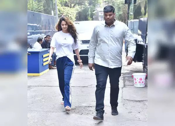दिशा का 'I don't care' लुक