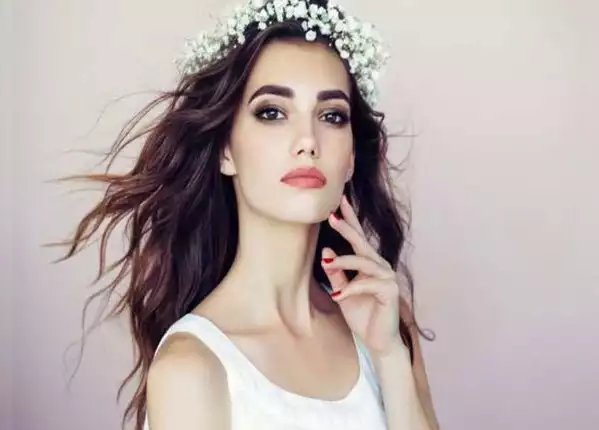 घर ले आएं ड्राई शैंपू