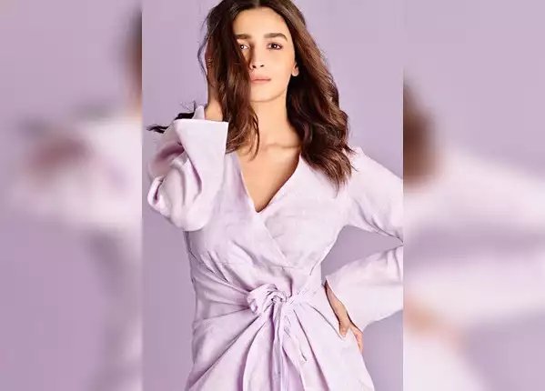 दोस्त के ब्रैंड की थी ड्रेस