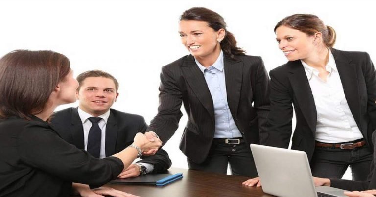 Interview tips: Interview Tips: यदि पहली बार देने जा रही हैं इंटरव्यू, तो इन बातों का रखें ख्याल – job interview tips if you want nail this follow these style tips