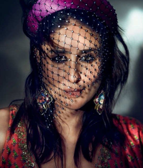 मैगजीन के लिए करीना का फोटोशूट मैगजीन के लिए करीना का फोटोशूट