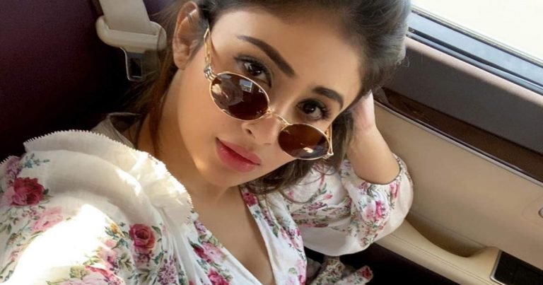 mouni roy dresses: मौनी रॉय के 5 कपड़े जो इस समर आपको स्टाइल में रहने में करेंगे मदद – add mouni roy summer perfect dresses in your wardrobe