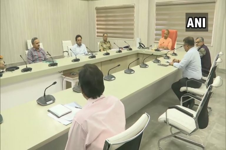 Covid-19: सीएम योगी ने यूपी के 377 धार्मिक नेताओं से की बातचीत | Corona Alert Cm yogi Adityanath Interacted with religious leaders of many district of UP nodgm | uttar-pradesh – News in Hindi