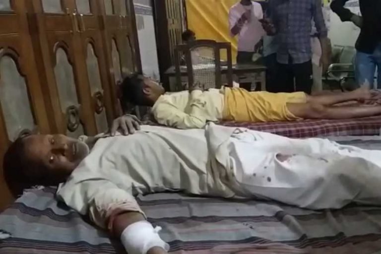 एटा: खेत में काम कर रहे किसानों पर जंगली सूअर ने किया हमला, 20 घायल, एक का प्राइवेट पार्ट्स भी काटा- etah wild pig attacks farmers 20 injured one person private parts chopped off uppkh upat | uttar-pradesh – News in Hindi