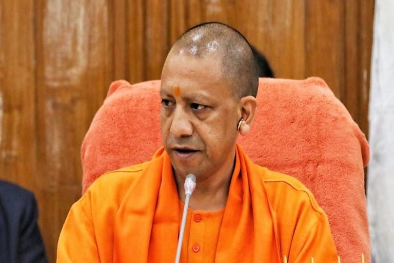 यूपी में कोरोना पॉजिटिव केस बढ़े हैं, सभी की सुरक्षा के लिए लॉक डाउन बेहद जरूरी: सीएम योगी- Corona positive cases have increased in Uttar Pradesh lockdown is very important for everyone safety says CM Yogi adityanath upas | uttar-pradesh – News in Hindi