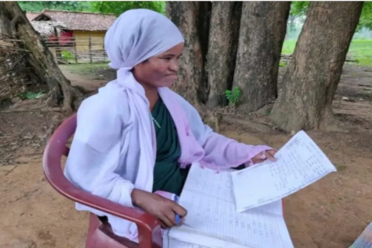 सुकमा: आखिरकार कैंसर से जंग हार गईं फ्लोरेंस नाइटिंगेल कहलाने वाली पुष्पा तिग्गा, Pushpa Tigga who was called as Florence Nightingale finally lost the battle to cancer died at age of 45 | chhattisgarh – News in Hindi