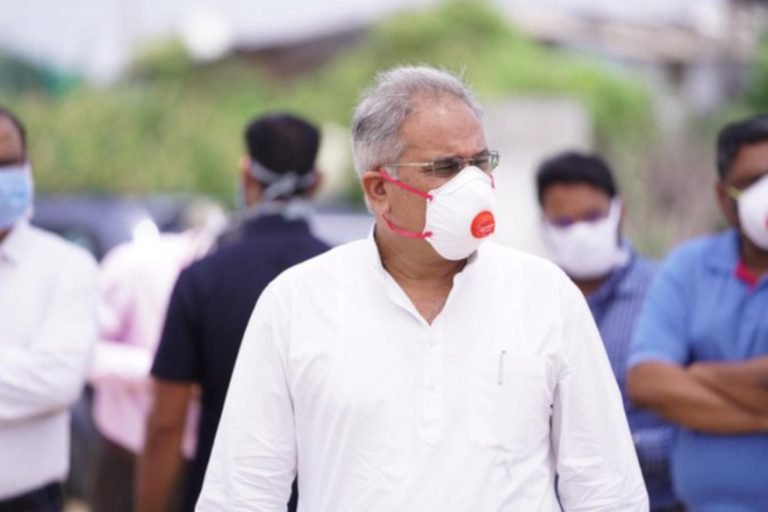 Twitter में सीएम भूपेश बघेल का खास प्रोफाइल पिक, COVID-19 से लड़ने दिया ये संदेश, corona virus CM Bhupesh Baghels special profile pick in Twitter and gave message was allowed to fight COVID 19 | raipur – News in Hindi