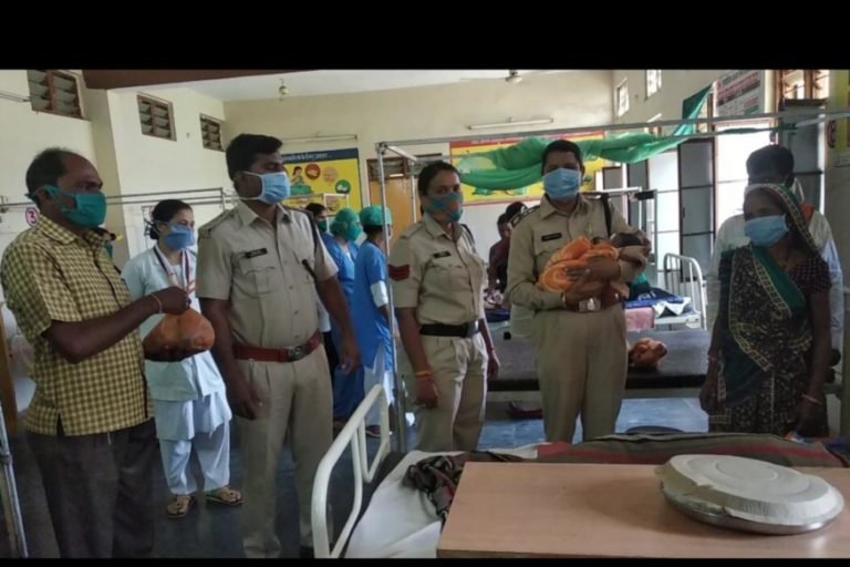 Lockdown: प्रसव पीड़ा से परेशान महिला ने सरायपाली TI को किया फोन, पुलिस ने ऐसे की मदद, pregnant woman in labor pain calls Saraipali TI and police reached for help | mahasamund – News in Hindi