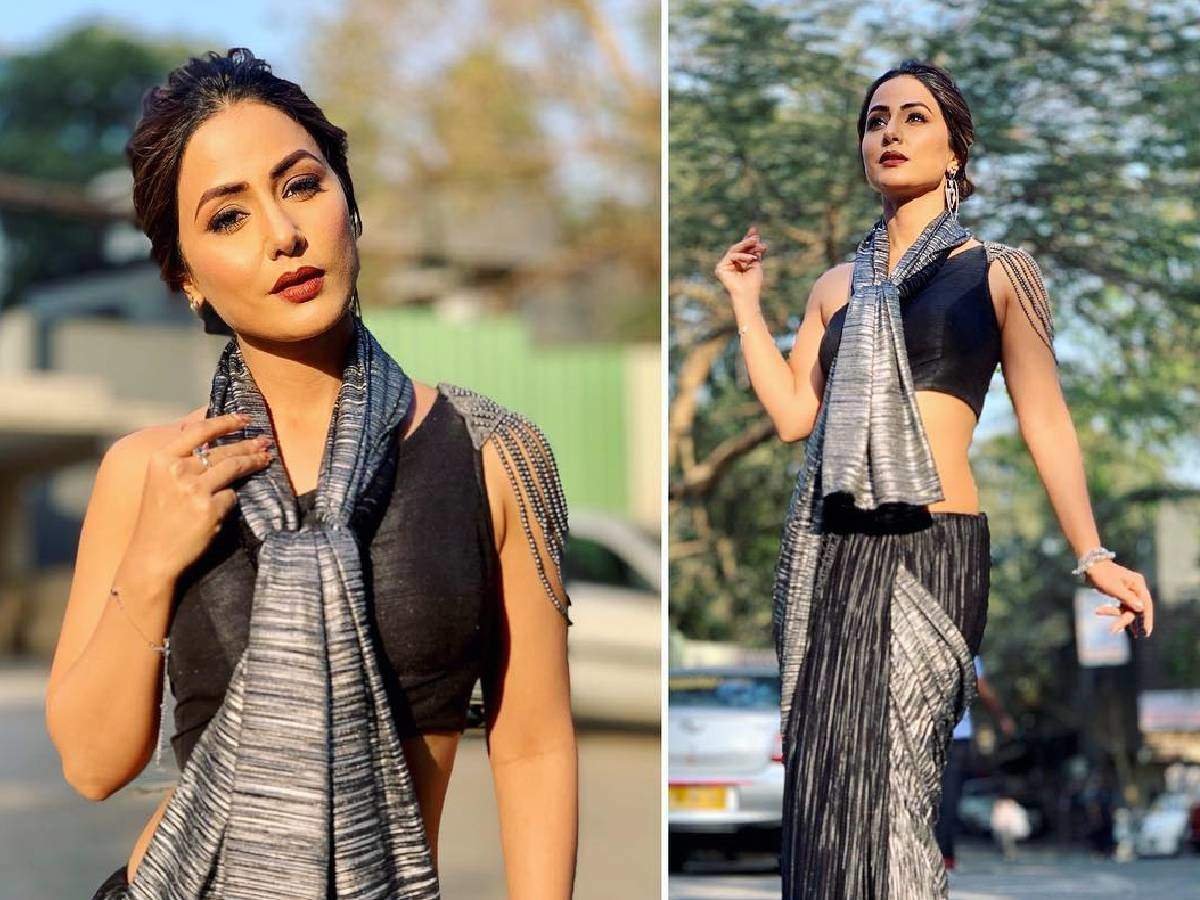 लेयर्ड चैन डिटेलिंग साड़ी