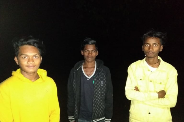 शादी में बैंड बजाने ओडिशा गए, एक महीने बाद गुहार लगाई तो कलेक्टर ने ऐसे की मदद | dantewada – News in Hindi