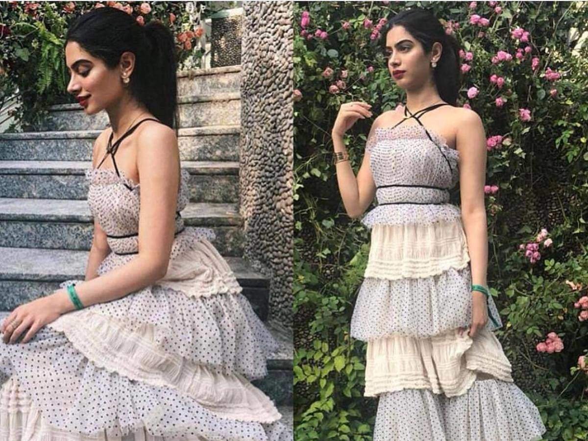 पोल्का डॉट लडेर ड्रेस पोल्का डॉट लडेर ड्रेस