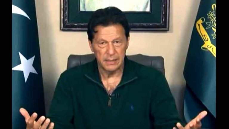 Pakistan PM Imran Khan urges debt relief from world community to combat coronavirus | पाकिस्तान में भूख से मर रहे हैं लोग, इमरान खान ने अंतरराष्ट्रीय समुदाय से मांगी मदद
