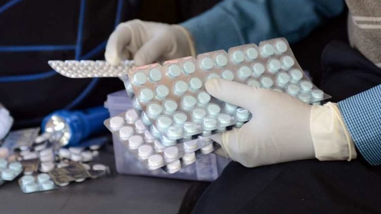 Britain recieved first batch of Paracetamol Packets from India | भारत से ब्रिटेन पहुंची पैरासिटामोल की पहली खेप, ब्रिटिश मंत्री ने दोनों देशों के रिश्तों को लेकर कही ये बात