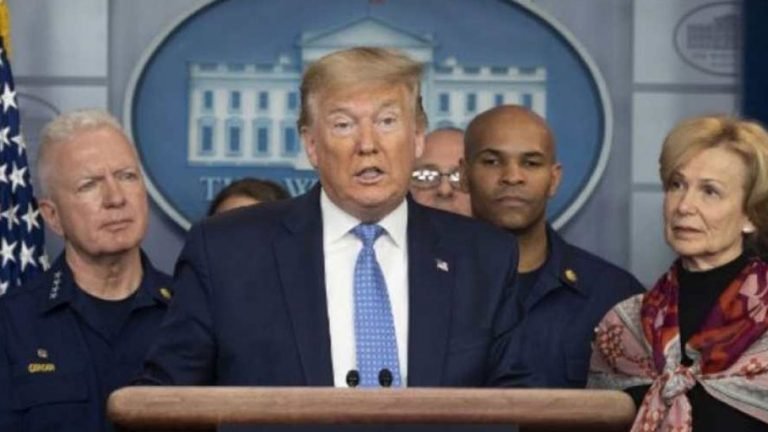 Donald Trump lashed out a female reporter keep your voice down | महिला पत्रकार पर भड़के अमेरिकी राष्ट्रपति ट्रंप, सवाल पूछने पर कह दी ये बात