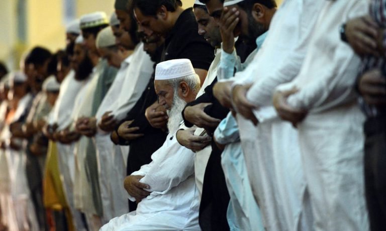 मस्जिदें COVID-19 प्रसार का प्रमुख स्रोत बन रही: पाकिस्तान स्वास्थ्य विशेषज्ञ | Mosques becoming major source of proliferation COVID-19: Pakistan health expert
