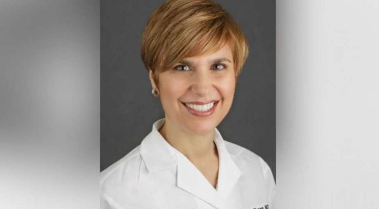 कोरोना वायरस का इलाज कर रही महिला डॉक्टर ने की सुसाइड, ये है वजह | New York: Doctor treating COVID-19 patients commits suicide