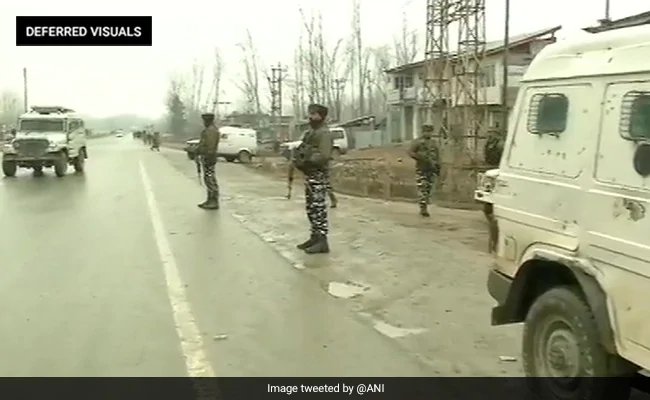 कश्मीर में सेना ने 24 घंटे में चार, और इस महीने में 22 आतंकी मार गिराए