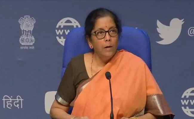 बैंक कर्ज़ को बट्टे खाते में डालने का क्या अर्थ होता है, उम्मीद है, यह राहुल गांधी ने डॉ. मनमोहन सिंह से समझा जरूर होगा : निर्मला सीतारमण