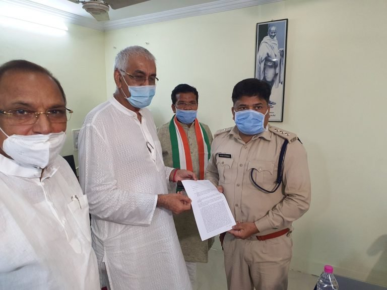 अर्नब गोस्वामी के खिलाफ कई FIR, छत्तीसगढ़ के मंत्री सिंहदेव भी पहुंचे पुलिस थाना