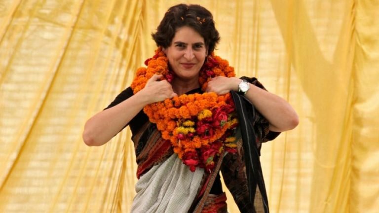 Bjp Mp From Basti Harish Dwivedi Attacks Congress Leader Priyanka Gandhi Over Her Attire Mk | प्रियंका के पहनावे पर BJP सांसद का तंज, कहा- दिल्ली में जींस-टॉप और क्षेत्र में साड़ी-सिंदूर पहनकर आती हैं