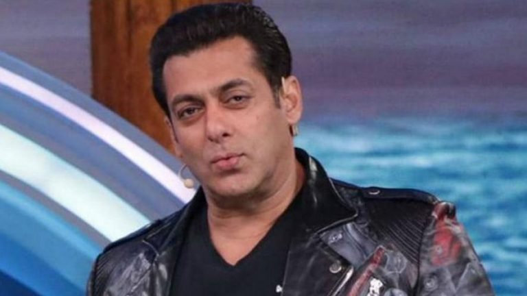 Bigg Boss 12 Spolier Salman Takes The Case Of Surbhi Rana And Rohit Suchanti For Making Fun Of Sreesanth | Bigg Boss 12 Spolier : सुरभि-रोहित की लगा दी सलमान ने क्लास
