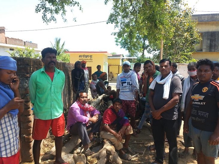 Bilaspur News In Hindi : Chhattisgarh : young man also killed three neighbors including his mother in Ambikapur | युवक ने 3 बुजुर्गों समेत 4 की हत्या की; मां पर धारदार हथियार से वार किया, बचने के लिए पड़ोसी के घर छिपी तो उन्हें भी मार दिया