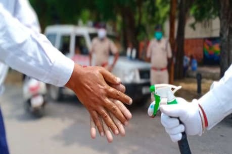 रायपुर ट्रैफिक डीएसपी ने तैयार किया 'केन सैनिटाइजर', पुलिस ऐसे करेगी इस्तेमाल