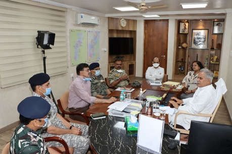 बड़ी खबर: सरकार ने बस-ट्रक ऑपरेटरों का बकाया टैक्स किया माफ, मिलेगा इतने का फायदा